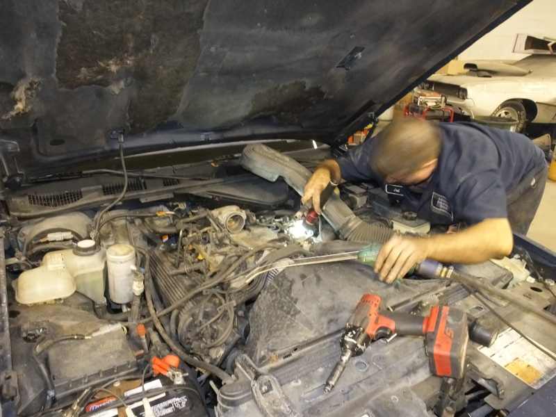 cleaning a MAFS sensor & computer diagnostic on a lincoln car