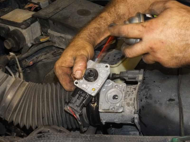 cleaning a MAFS sensor & computer diagnostic on a lincoln car