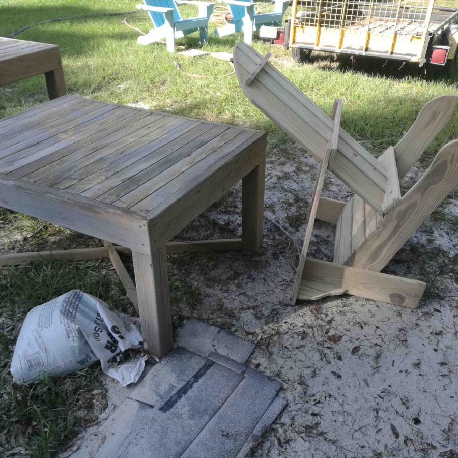Log cabin restoration using wood blasting and surface cleaning