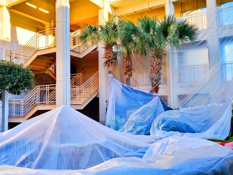 Dustless wet sandblasting for residential and commercial surfaces